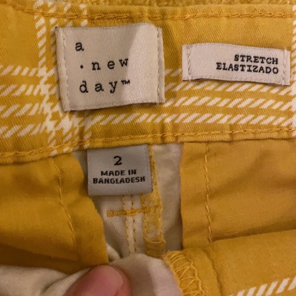 A New Day Plaid Mid Rise shorts - Picture 2 of 2